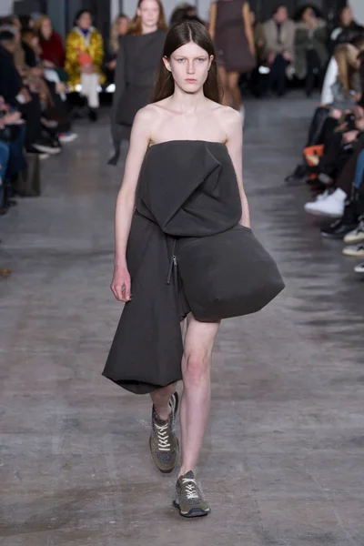 Look 1